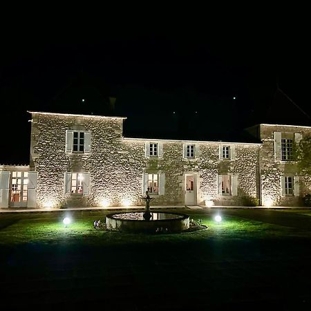 Saint-Vivien  Chateau De Lafont Suites מראה חיצוני תמונה