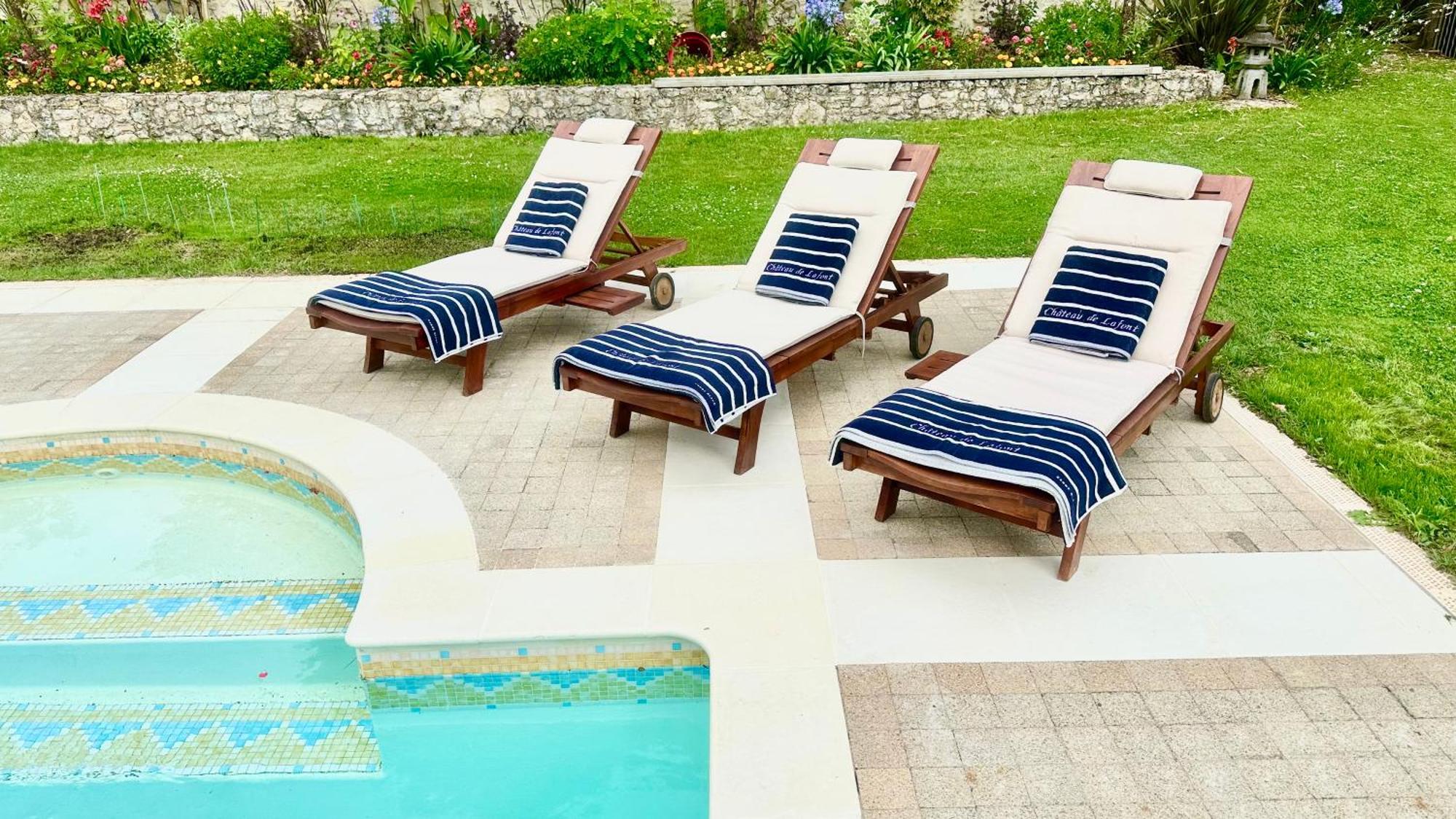 Saint-Vivien  Chateau De Lafont Suites מראה חיצוני תמונה