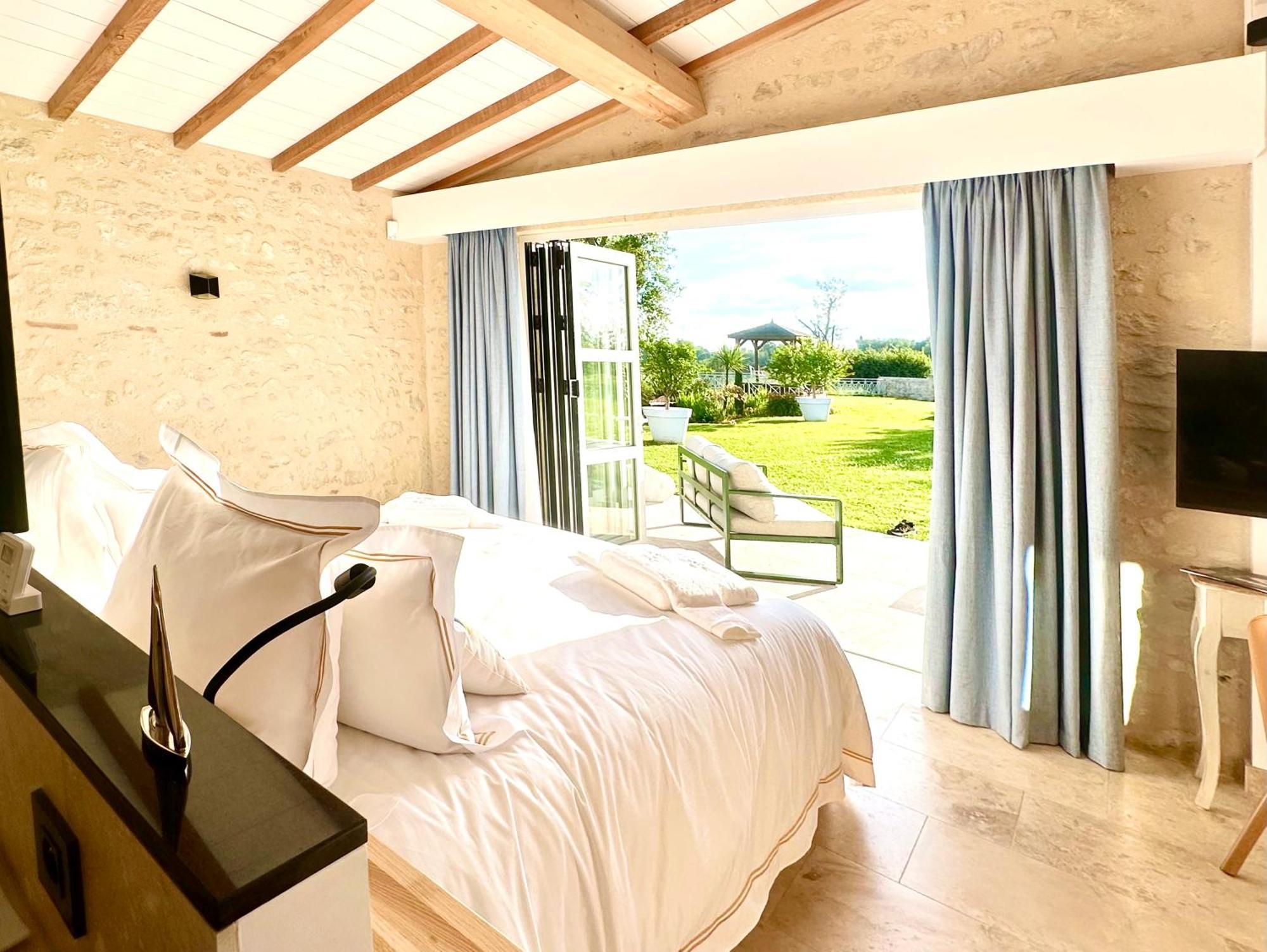 Saint-Vivien  Chateau De Lafont Suites מראה חיצוני תמונה