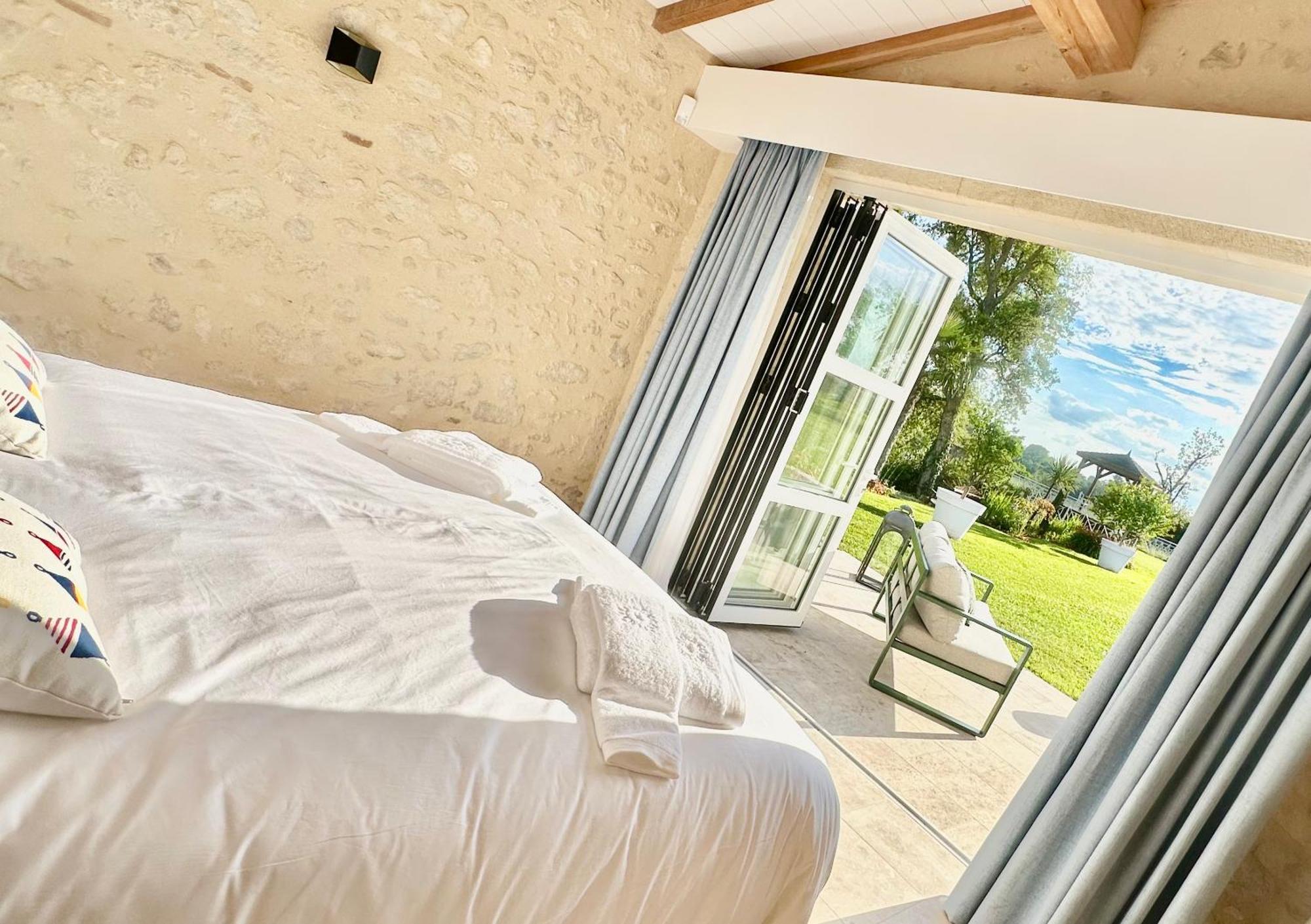 Saint-Vivien  Chateau De Lafont Suites מראה חיצוני תמונה
